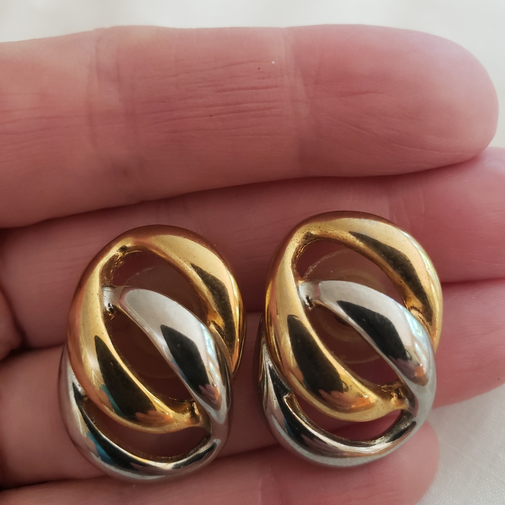 Vtg Two-Tone Gold and Silver Intertwined Loops Styled Earrings